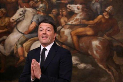 Renzi, durante el acto de renuncia al cargo de primer ministro, en el palacio Chigi, el pasado diciembre.-REUTERS / ALESSANDRO BIANCHI