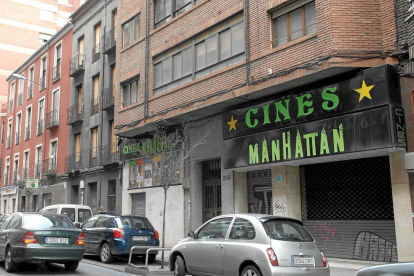 Cines Manhattan de la calle Cervantes de Valladolid en 2008 - E.M.