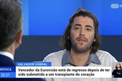 Salvador Sobral concede una entrevista televisiva en Portugal tras su trasplante de corazón.-RTP