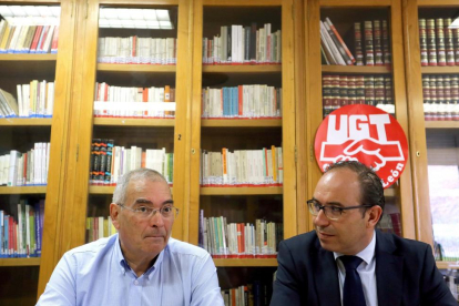 Evelio Angulo junto al vicepresidente de la Diputación de Valladolid, Víctor Alonso.-ICAL