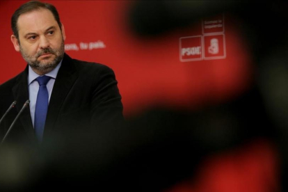 José Luis Ábalos, este miércoles en la sede del PSOE.-/ JOSÉ LUIS ROCA