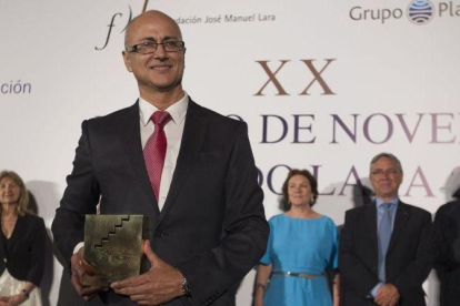 Antonio Garrido recibe el Premio Fernando Lara en la edición del pasado año.-JOSÉ MANUEL VIDAL