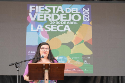 La alcaldesa Clara Eufemia Rivera en la Fiesta del Verdejo de La Seca.- J.M. LOSTAU