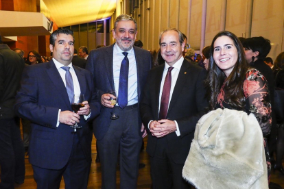 Óscar Elvira, José Luis García, Cipriano García y Cristina García.