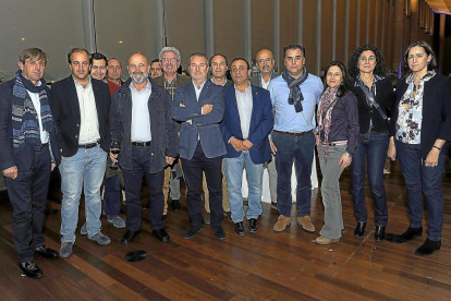 Arsenio García, Joaquín Antonio, Marino Fernández, Julián Juanes, Guzmán Bayón, Donaciano Dujo, Juan Ramón Alonso, Honorato Meneses, José María Llorente, José Luis Marcos, Nati Hernández, Nuria Ruiz y Teresa Nieto.