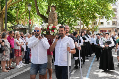 Procesión de Santiago Apóstol.- J.M.LOSTAU