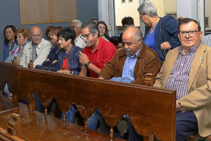 Varios de los damnificados por la explosión de Gaspar Arroyo, en un momento del juicio iniciado en la Audiencia.-ICAL