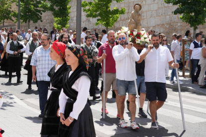 Procesión de Santiago Apóstol.- J.M.LOSTAU