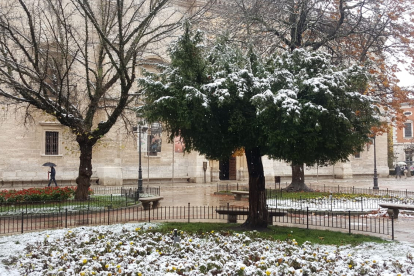 La nieve llega a Valladolid. E. M.