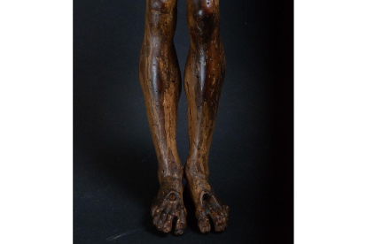 Imagen de los pies del crucificado. | T. F. A. A.