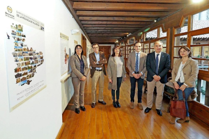 Miryam Martín, Félix Jové, Nuria Duque, Conrado Íscar, Antonio Largo y Carmen Vaquero, ayer en Pimentel.-E.M.