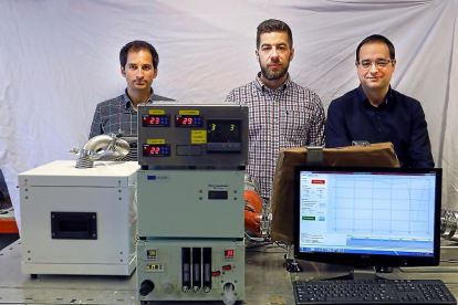 Miembros de la empresa Seadm en sus instalaciones situadas en el Parque Tecnológico de Boecillo en Valladolid.-J.M.LOSTAU