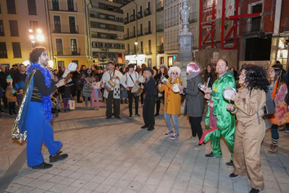 Pasacalle Carioca en los Carnavales de Valladolid.- J.M. LOSTAU