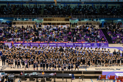 Presentación de la cantera durante el UEMC RV Baloncesto - Estudiantes. PHOTOGENIC