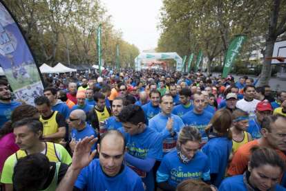 Visión general de las 3.000 personas que participaron en la II Carrera por la Diabetes en  el paseo central del Campo Grande.-PHOTOGENIC