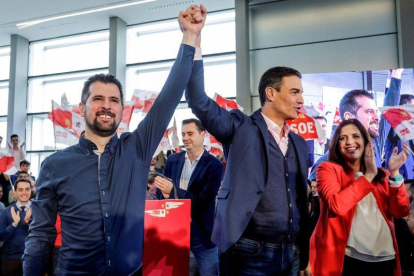 Pedro Sánchez junto a Luis Tudanca, en el acto de presentación del candidato del PSOE a la presidencia de Castilla y León.-EFE