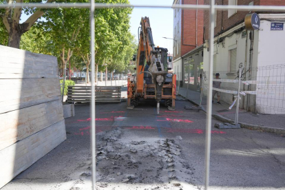 Cortes en las calles la Guarda y Romojaro de la Rondilla en Valladolid.- J.M. LOSTAU