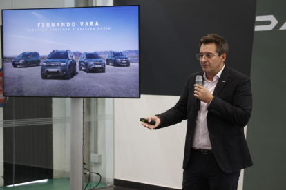 El director de Postventa y Calidad Dacia España, Fernando Vara, presenta la nueva imagen de Dacia en las instalaciones de Dacia Arroyo, así como la nueva Gama Dacia Extreme. -PHOTOGENIC