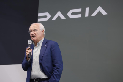 El gerente de Vasa Arroyo, José Luis López Valdivielso, presenta la nueva imagen de Dacia en las instalaciones de Dacia Arroyo, así como la nueva Gama Dacia Extreme. -PHOTOGENIC