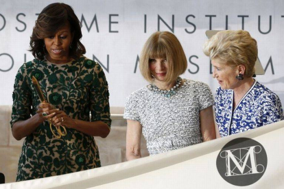 Michelle Obama junto a la editora jefe de 'Vogue USA', Anna Wintour, en la ceremonia de inauguración del Costume Institute, en el museo Metropolitan de Nueva York el pasado mes de mayo.-Foto: MIKE SEGAR / REUTERS