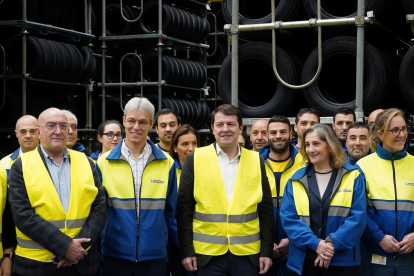 La planta de Michelin en Valladolid celebra su 50 Aniversario, con un acto en el que participa el presidente de la Junta, Alfonso Fernández Mañueco, acompañado de M. Paz Robina y Bruno Arias.- ICAL