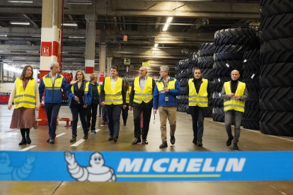 La planta de Michelin en Valladolid celebra su 50 Aniversario, con un acto en el que participa el presidente de la Junta, Alfonso Fernández Mañueco, acompañado de M. Paz Robina y Bruno Arias.- ICAL