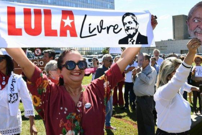Manifestación en apoyo para la libertad de Lula da Silva.-EVARISTO SA (AFP)