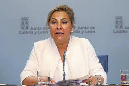 La vicepresidente, Rosa Valdeón, en la rueda de prensa posterior al Consejo de Gobierno.-ICAL