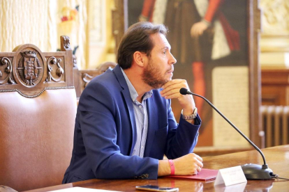 El alcalde de Valladolid, Óscar Puente, informa durante una rueda de prensa de los asuntos de actualidad política-ICAL