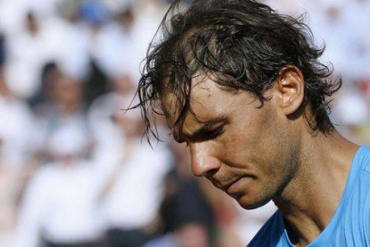 Rafael Nadal, durante el partido contra Novak Djokovic en cuartos de Roland Garros.-Foto: AFP / PATRICK KOVARIK