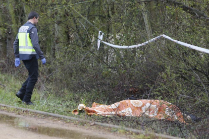 Aparece el cuerpo de un hombre en el río Bernesga en León.-ICAL