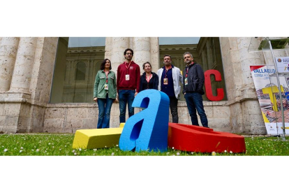 Arconada,Miguel Jerez, Alicia Sanz, Roberto LokoLook y Herrero, ayer. ICAL
