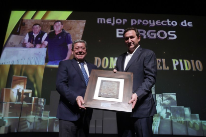 Dominio del Pidio recibe el premio al mejor proyecto de Burgos, que entregó el presidente de la Diputación burgalesa, César Rico.- PHOTOGENIC