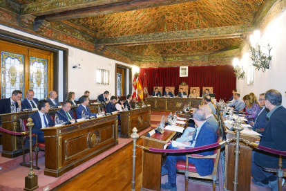Pleno de la Diputación de Valladolid. -ICAL