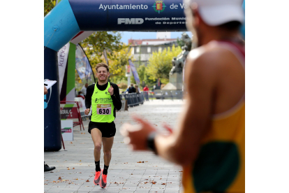 David García, ganador XXXII Media maratón de Valladolid. / Montse Álvarez