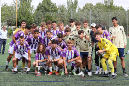 El Real Valladolid se adjudicó el Trofeo felicísimo de la fuente. / M. ÁLVAREZ