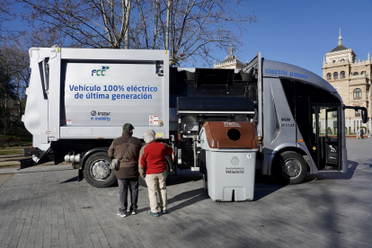 Prototipo de vehículo eléctrico de recogida de residuos del Ayuntamiento de Valladolid. | ICAL