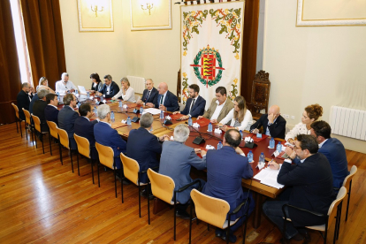 Reunión de la Mesa de la Automoción de Valladolid. ICAL