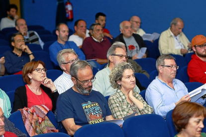 Asistentes a la asamblea de Valladolid Toma La Palabra.-J.M. LOSTAU