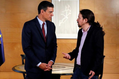 El presidente del Gobierno en funciones, Pedro Sánchez, y el líder de Unidas Podemos, Pablo Iglesias.-EFE