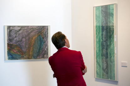 Presentación de la exposición `Experimental´ de la pintora Ana Ontiyuelo, que permanecerá expuesta en la sala La Salina de la Diputación de Salamanca.-ICAL