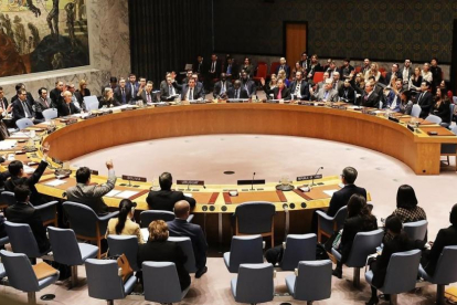 Sesión en el Consejo de Seguridad de la ONU en la que se han votado las nuevas sanciones a Pionyang, en Nueva York, el 22 de diciembre.-/ AFP / SPENCER PLATT