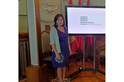 La concejal de Medio Ambiente, María Sánchez, en la presentación de Aquavall-EL MUNDO