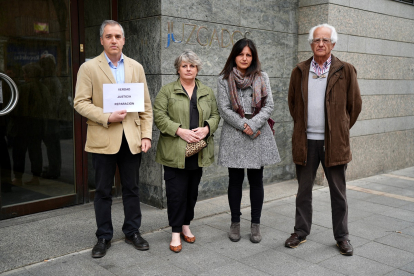 Guillermo Sierra, Elena San José, María Dolores Sierra y Manuel Ángel Sierra, afectados del Alvia declaran en el juzgado de Valladolid. ICAL