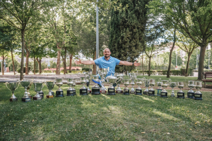 Pablo César Gutiérrez 'Peisi', con todos los trofeos ganador por el VRAC con él en sus filas. / VRAC