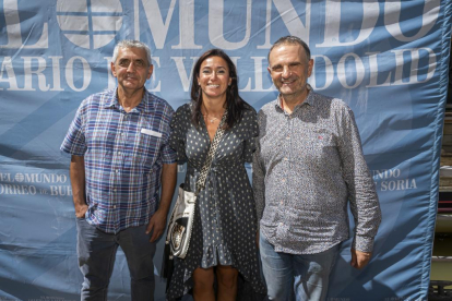 Miguel Ángel Tapia y Félix Sanz de FOACAL junto con Sara Gil de El Mundo de Castilla y León.- PHOTOGENIC