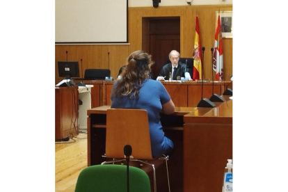 La ex concejala de Bobadilla del Campo en la Audiencia de Valladolid en una imagen de archivo. EUROPA PRESS