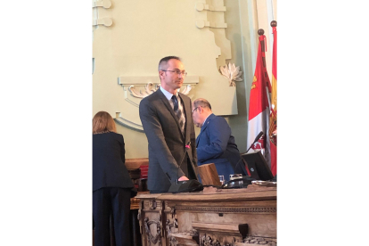 Constitución del Ayuntamiento de Valladolid con Jesús Julio Carnero como alcalde.-TWITTER