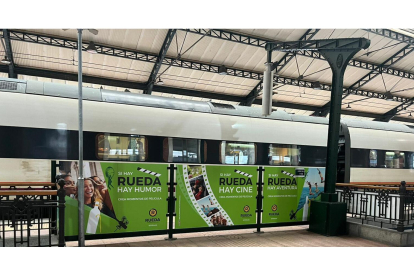 Uno de los anuncios de la D.O. Rueda en la estación de trenes de Valladolid. -D.O. RUEDA