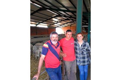 Rodrigo, Toño y Pilar Blanco Gutiérrez, tres hermanos comprometidos con el medio rural.-E.M.